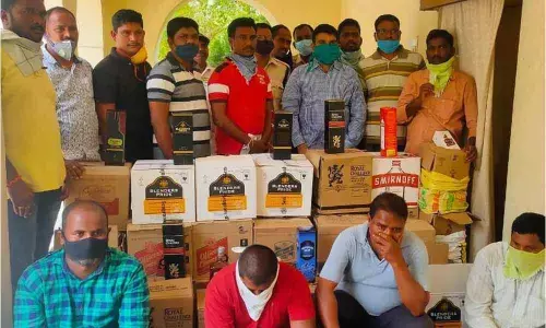 4 held, liquor worth 2.34 lakh seized in Mancherial