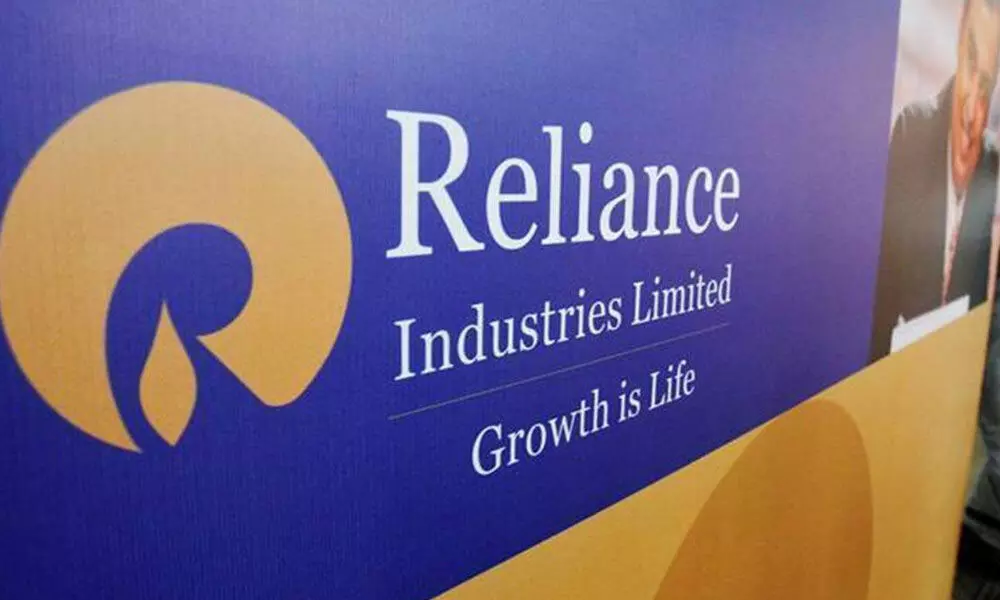 Reliance Q4 net plunges 39% to 6,348 crore