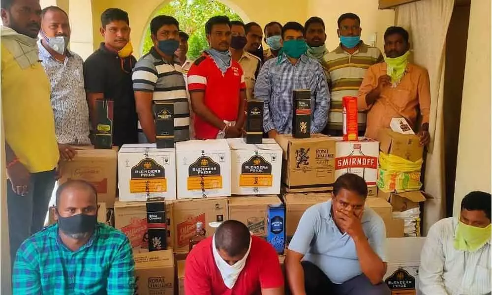 4 held, liquor worth 2.34 lakh seized in Mancherial