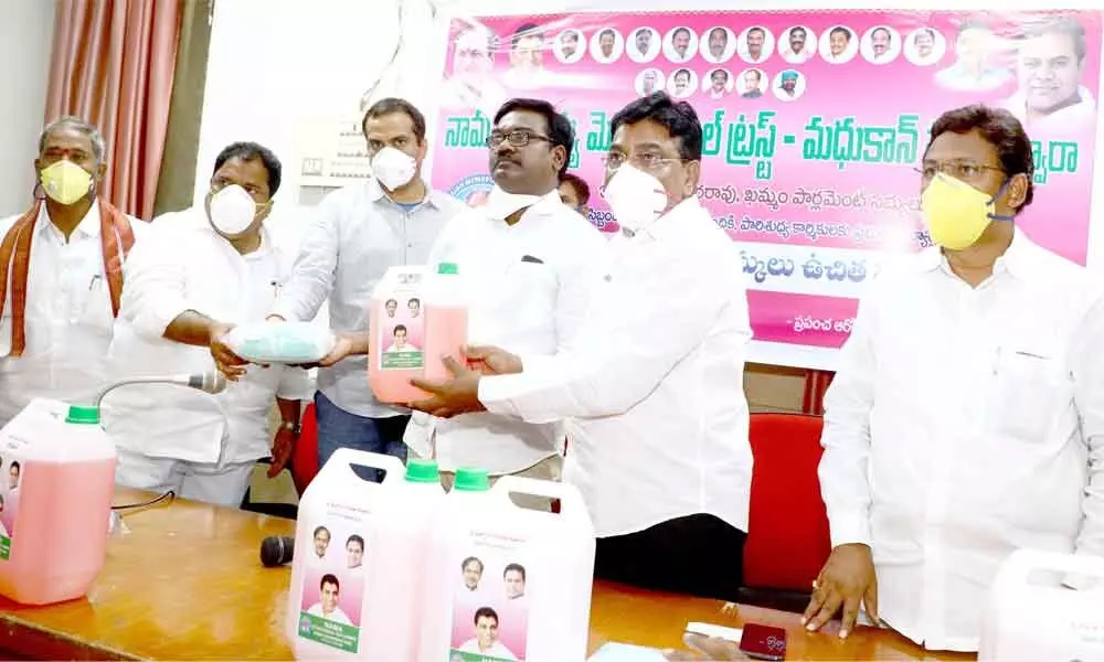 Khammam: Nama Muttaiah Trust, Madhucon Group donate sanitisers, masks