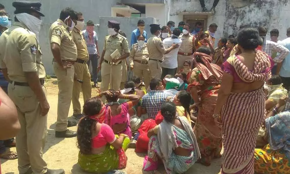 Srikakulam: Locals oppose relief camp at Dolapeta