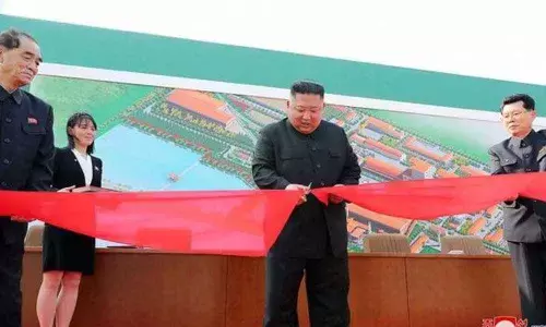 Kim Jong-un re-emerges after 20 days