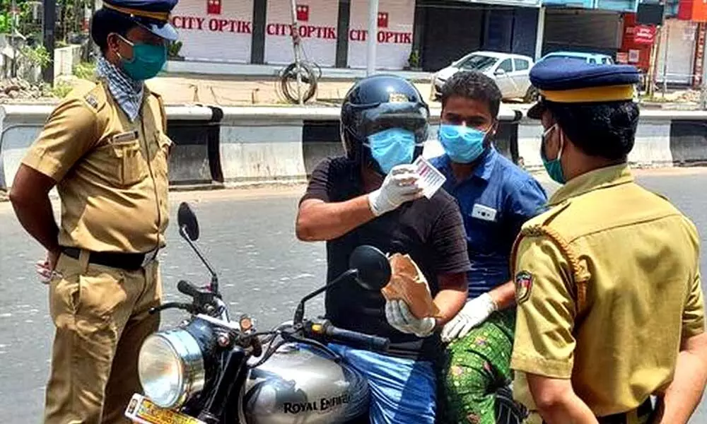 14-year-old police outpost in-charge in UP asks people to follow COVID-19 lockdown guidelines