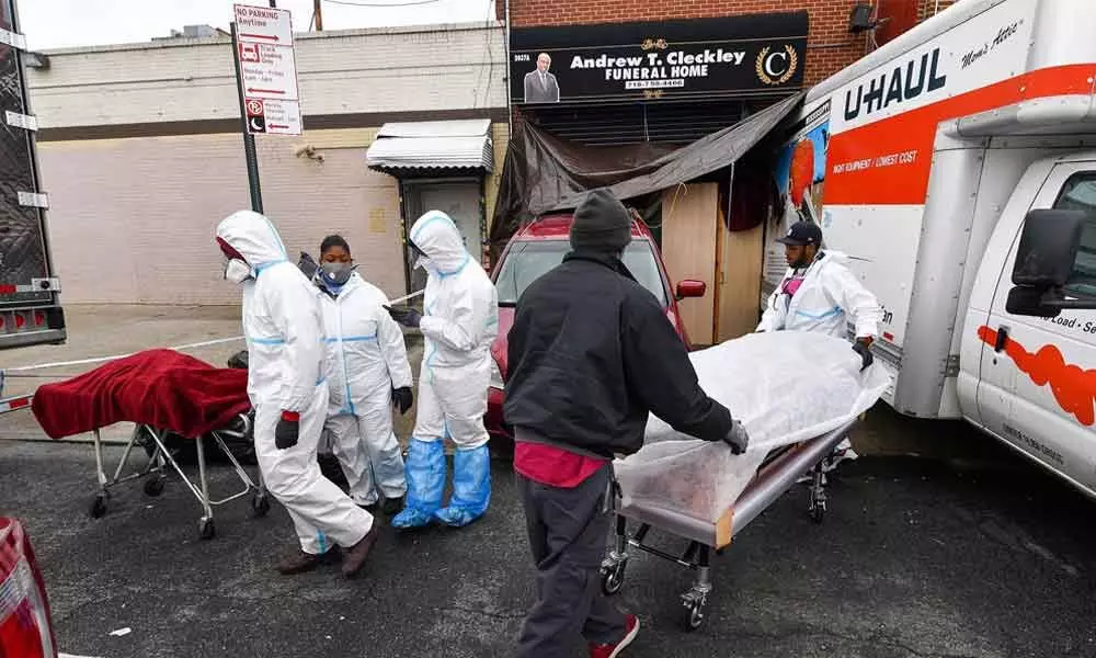 New York funeral homes licence suspended for piling bodies in trucks