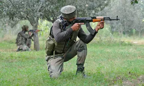 Army Colonel, Major among 5 killed in encounter in J&Ks Handwara; 2 terrorists gunned down