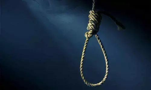 Bank manager commits suicide in Hyderabad