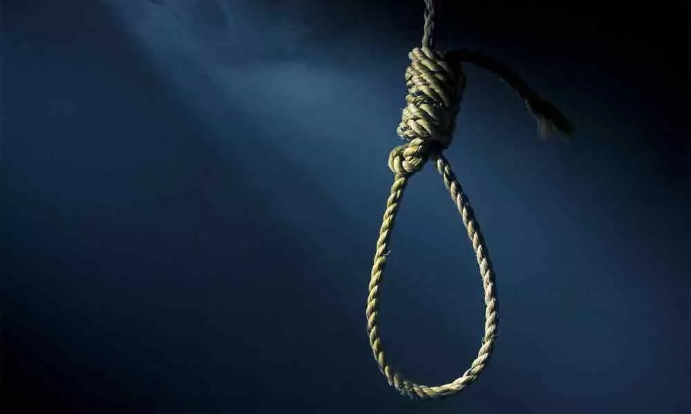 Bank manager commits suicide in Hyderabad