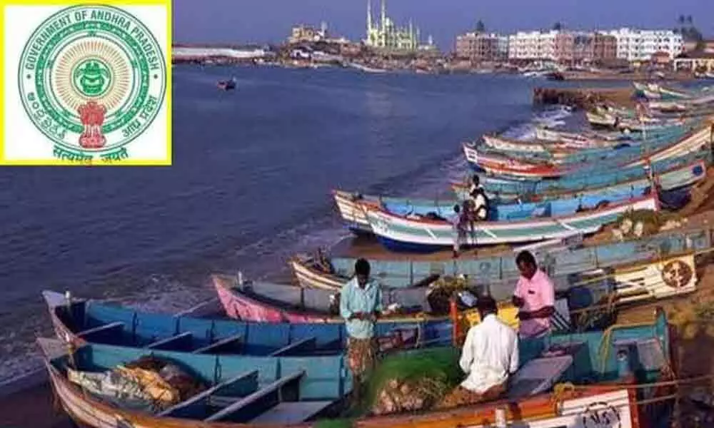 Andhra government announces Rs. 10,000 to 1 lakh fishermen amid ban on fishing