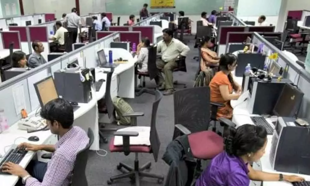 Small income IT employees of Andhra Pradesh suffer in Mumbai, urge government to allow them to return