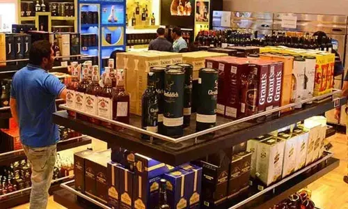 Boozehounds on cloud nine as liquor sales resume