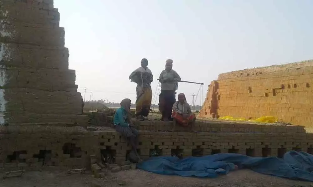 Hyderabad: Unable to walk to native places, brick-kiln workers wait for help