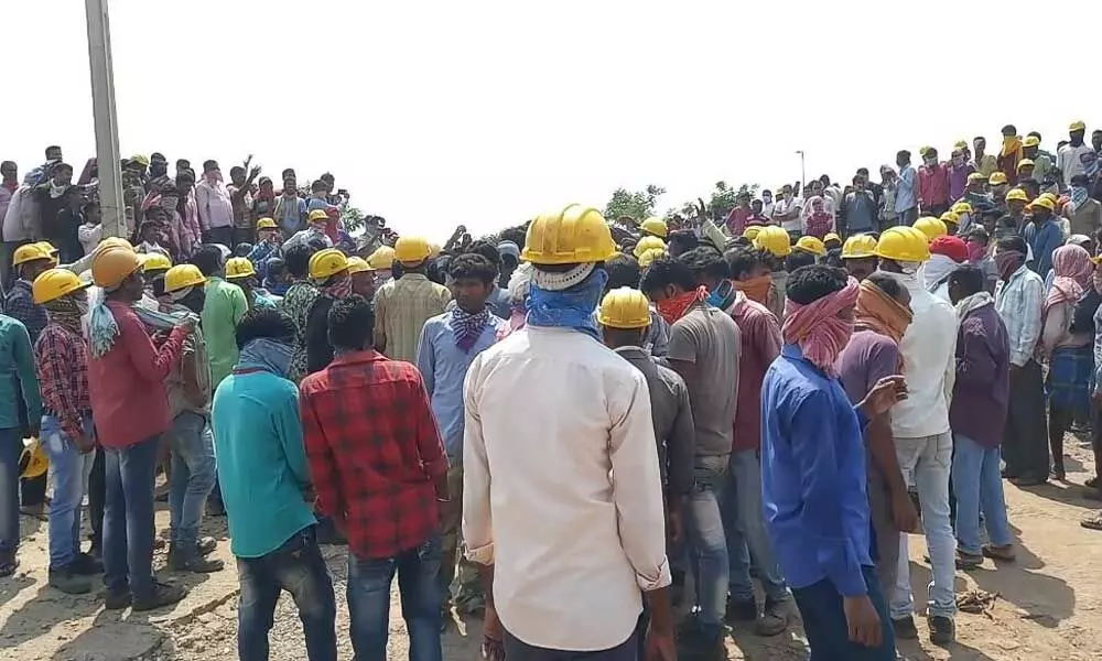 BTPS migrant labours demand to be sent home at Manugur