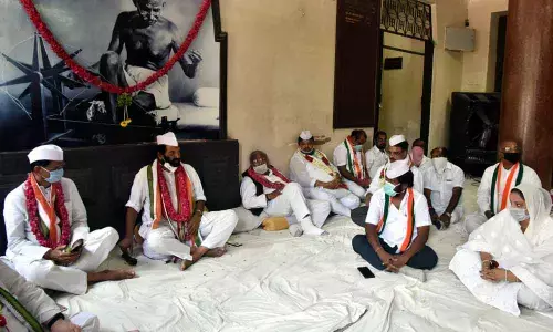 BJP, TRS Govts neglecting farmers, migrant workers: Uttam Kumar Reddy