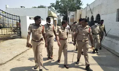 Two die in clash over petty issue in Kurnool