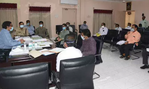 Collector  M V Seshagiri Babu says Trains to shift migrants from Gudur, Nellore