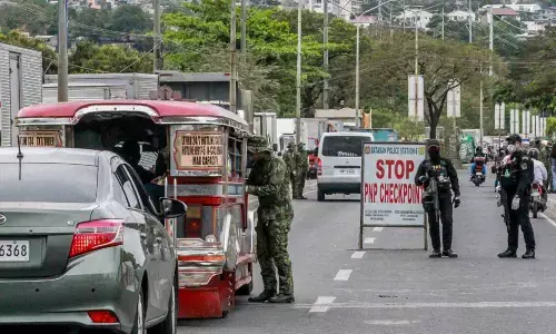 Philippine economy contracts for first time since 1998