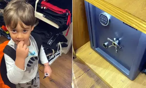 Lockdown With The Johars: Yash In search Of Washing Machine