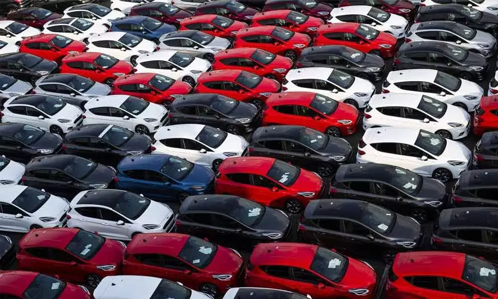 Car sales likely to fall 25% in FY21