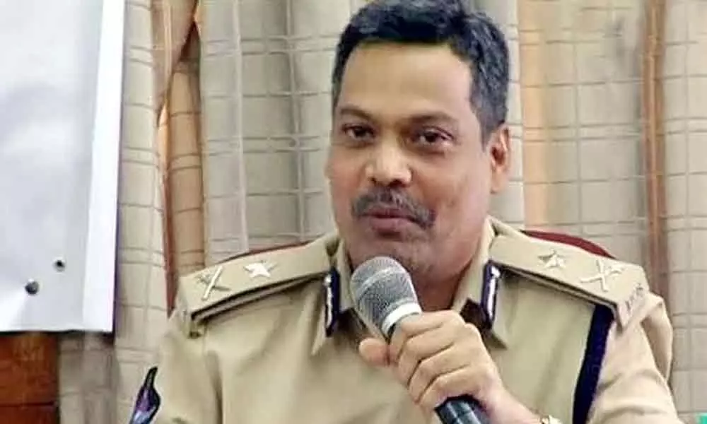 Vijayawada: Police Commissioner Dwaraka Tirumala Rao warns loiters of action