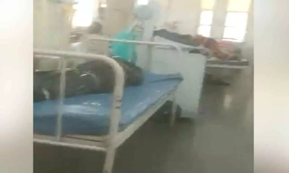 Bodies lying near Covid-19 patients in Mumbai hospital