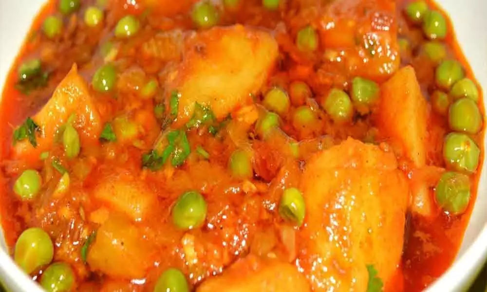 Aloo Matter: Yummy Dish For All Your Friday Lunch Menu