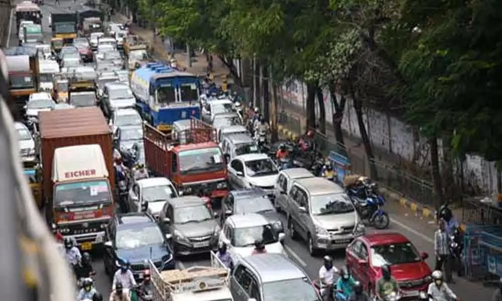 Traffic returns in Hyderabad after govt. eases lockdown