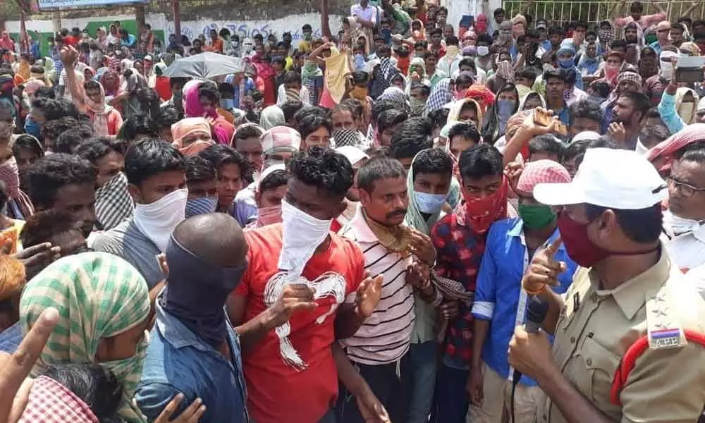 Guntur: Tension prevails as migrant workers stage protest