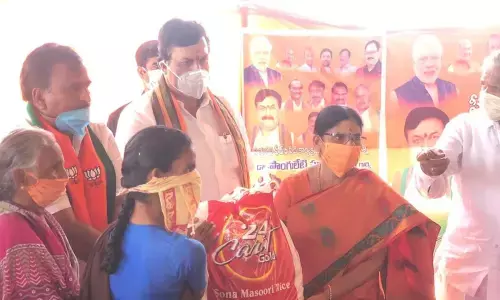 Khammam: BJP leader Dr Ponguleti Sudhaker Reddy flays TRS government for not conducting enough Covid tests