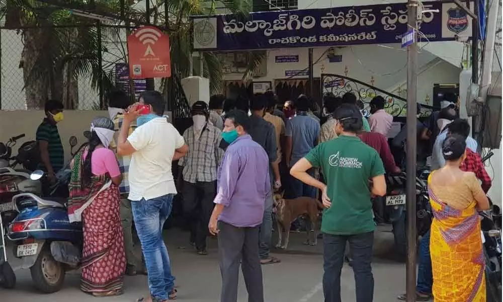 Hyderabad: Chaos as people pour into police stations
