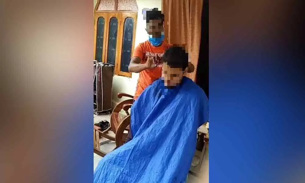 Hyderabad: Barbers on call