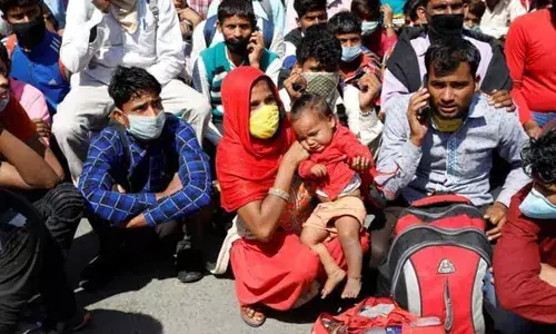 Anantapur: Migrants miss the train due to poor coordination among officials