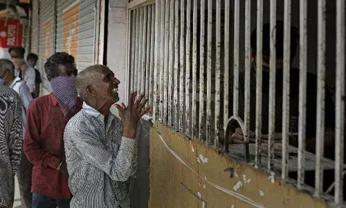 Tirupati: Women protest against government allowing liquor sale
