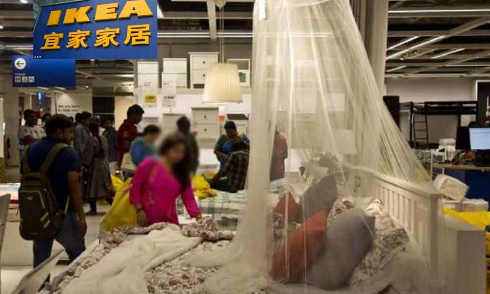 Naked woman in IKEA stores in China (photos 