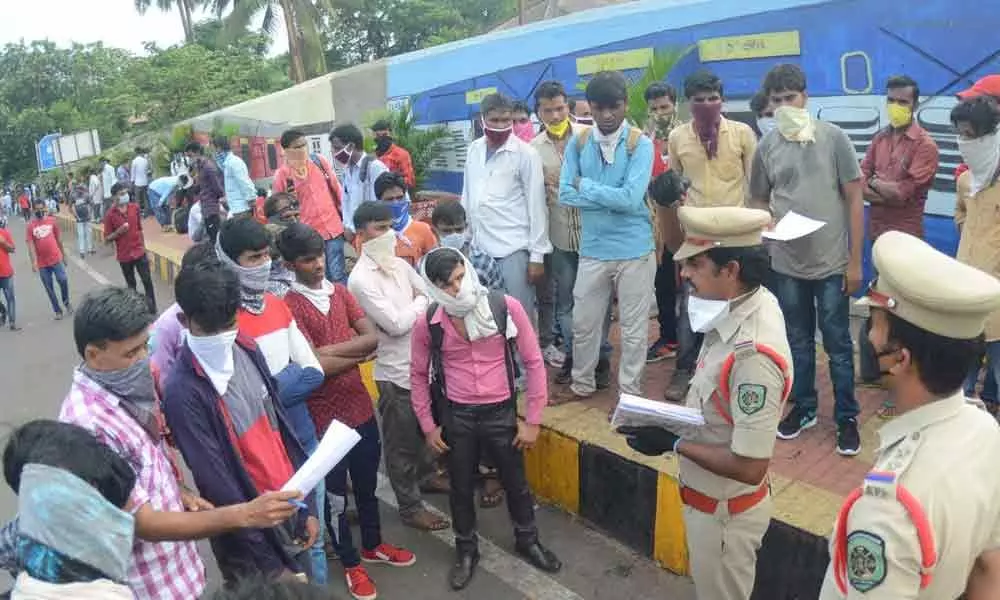 Visakhapatnam: Migrant workers sent back from the railway station