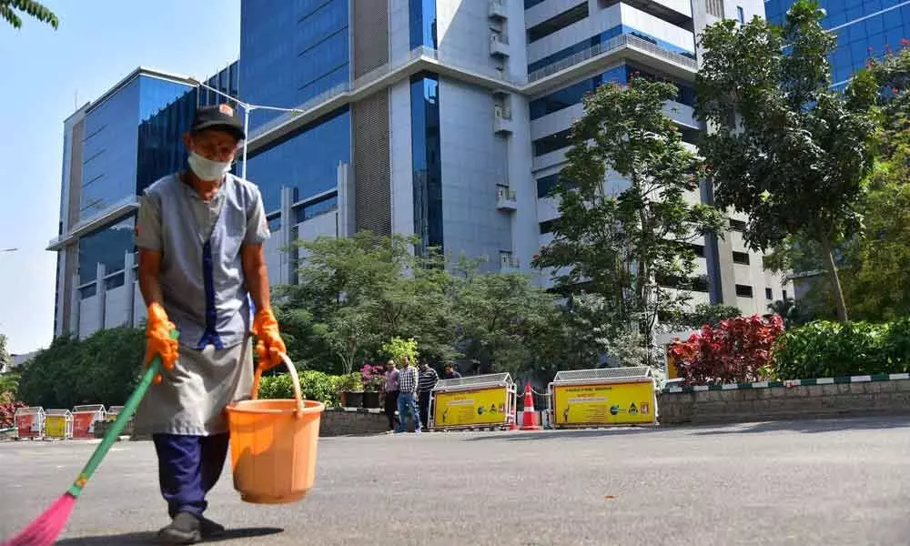 Lockdown goes for a toss: All of Hyderabad traffic on roads