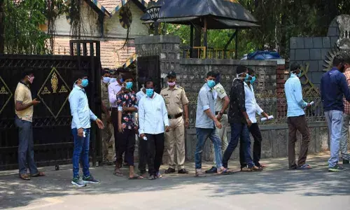 Government panel decides to release 50 per cent prisoners from Maharashtra jails