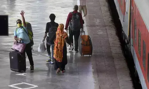 Passengers crowded pantry to buy food and water disregarding social distancing norms, says traveller on Ahmedabad-New Delhi train