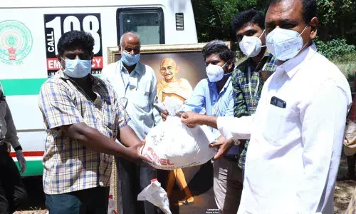 Tirupati: MLA Bhumana Karunakar Reddy distributes essentials to 108 staff