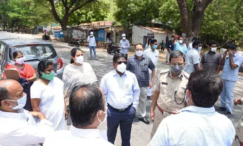 Guntur: Collector I Samuel Anand Kumar directs officials to enforce lockdown restrictions in Tadepalli