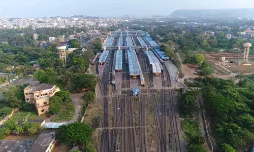 Visakhapatnam: ECoR urges not to walk on tracks
