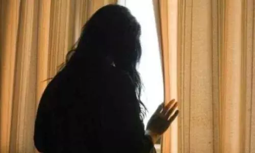 Unaware of husbands death, mentally ill woman spends 3 days with body in Nizamabad