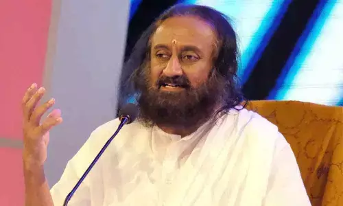 Sri Sri Ravi Shankars birthday marks launch of e-Satsang