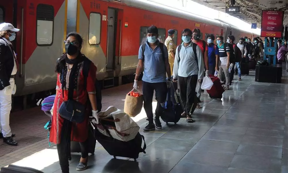 318 Andhra Pradesh passengers arrive from Delhi