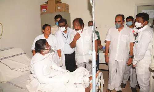 Cremation of electricity shock victims completed in Santhanuthalapadu in Prakasam