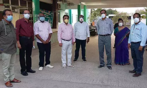 Kurnool: Ex-KMC Commissioner S Ravindra Babu discharged on Friday after recovery from COVID19