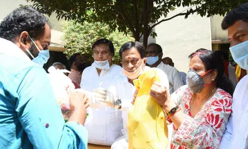 Hyderabad: Essentials distributed to Brahmins