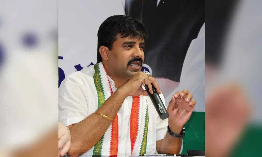 Release fee reimbursement dues to engineering colleges: Congress Challa Vamsi Chand Reddy