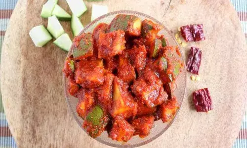 Mango pickle lovers swamped Hyderabad market for raw mangoes