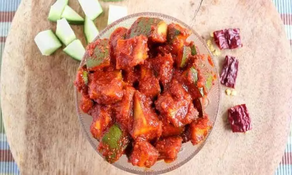 Mango pickle lovers swamped Hyderabad market for raw mangoes