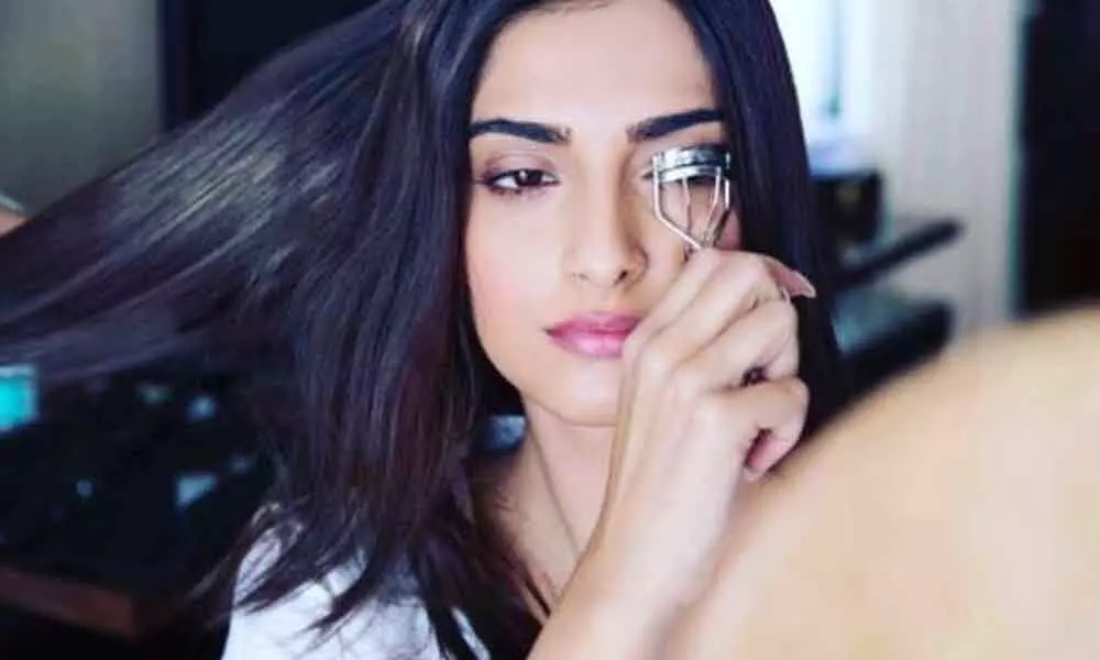 Sonam considers curling eyelashes an impossible task